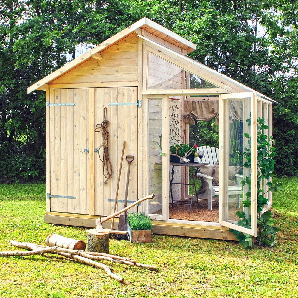 Open-greenhouse-shed-with-a-traditional-design